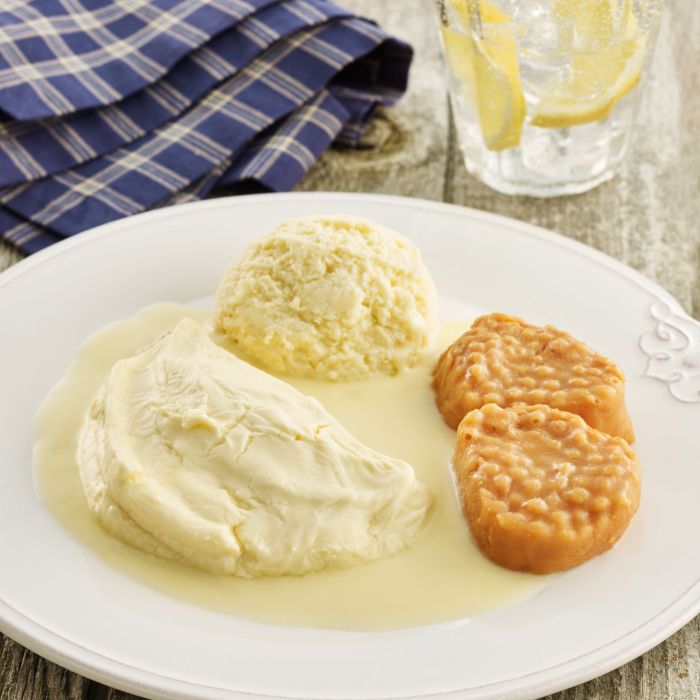 Pur&eacute;ed Omelette in Cheese Sauce